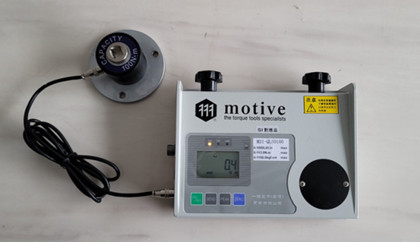 施耐德公司向一諾電子采購扭力測(cè)試儀測(cè)試電動(dòng)螺絲槍標(biāo)定